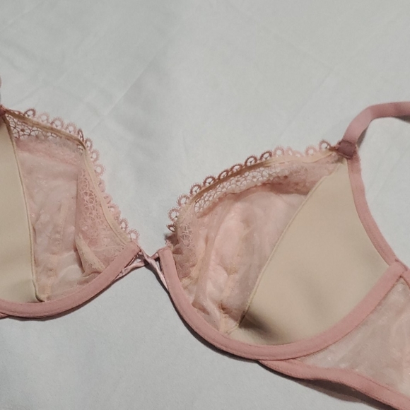 Victoria Secret Unlined Bra - Picture 4 of 5